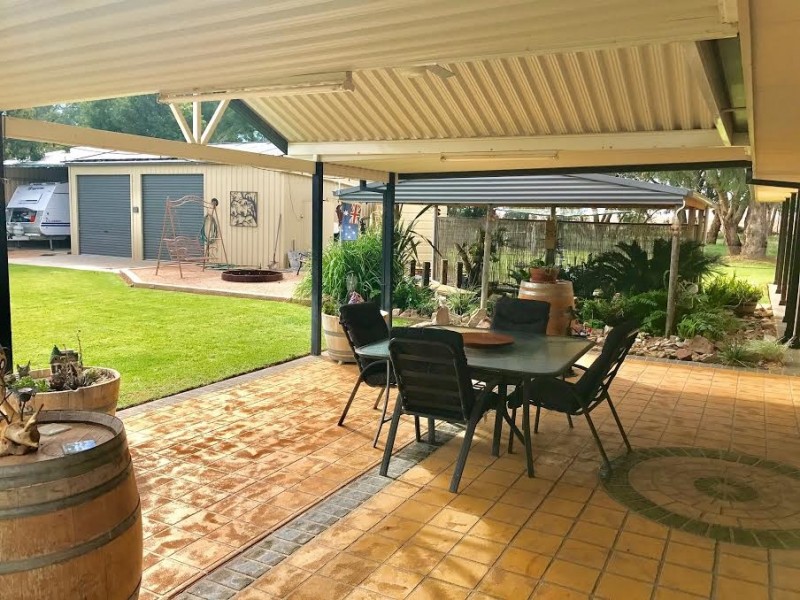 1 Light Horse Place, Parkes NSW 2870