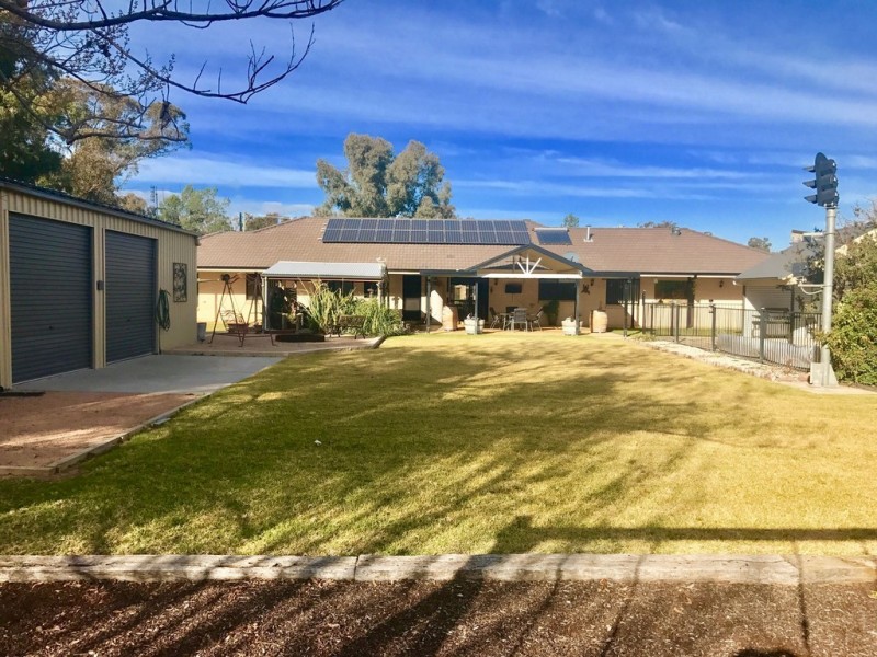1 Light Horse Place, Parkes NSW 2870