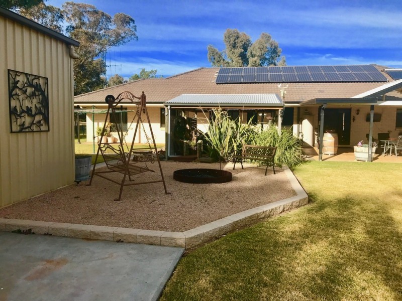1 Light Horse Place, Parkes NSW 2870