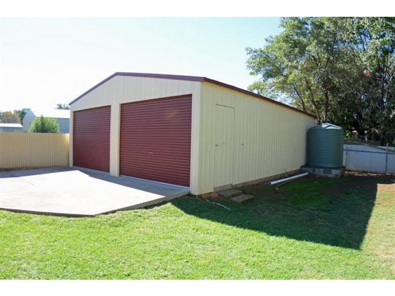 13 Glenhaven Avenue, Parkes NSW 2870