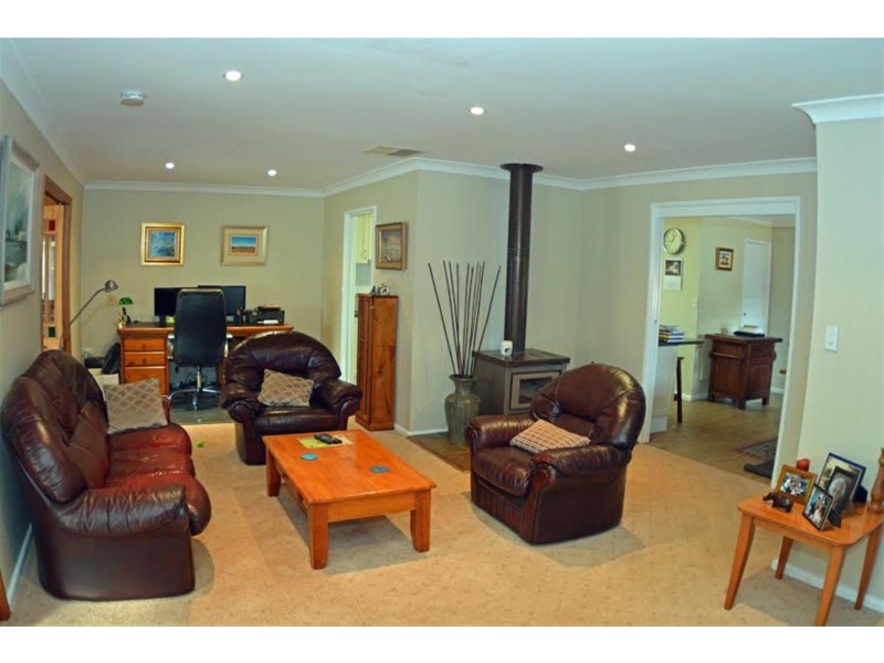 13 Glenhaven Avenue, Parkes NSW 2870