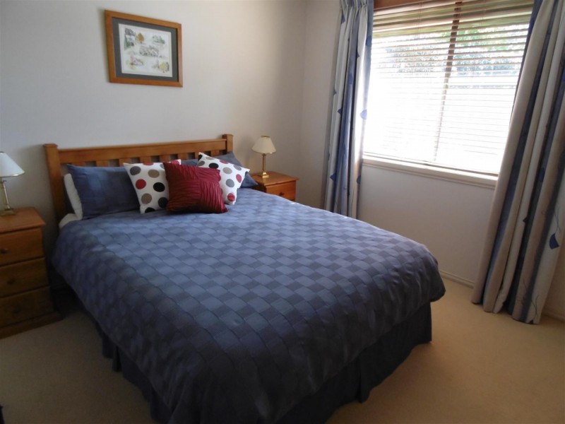 10 Arana Place, Parkes NSW 2870