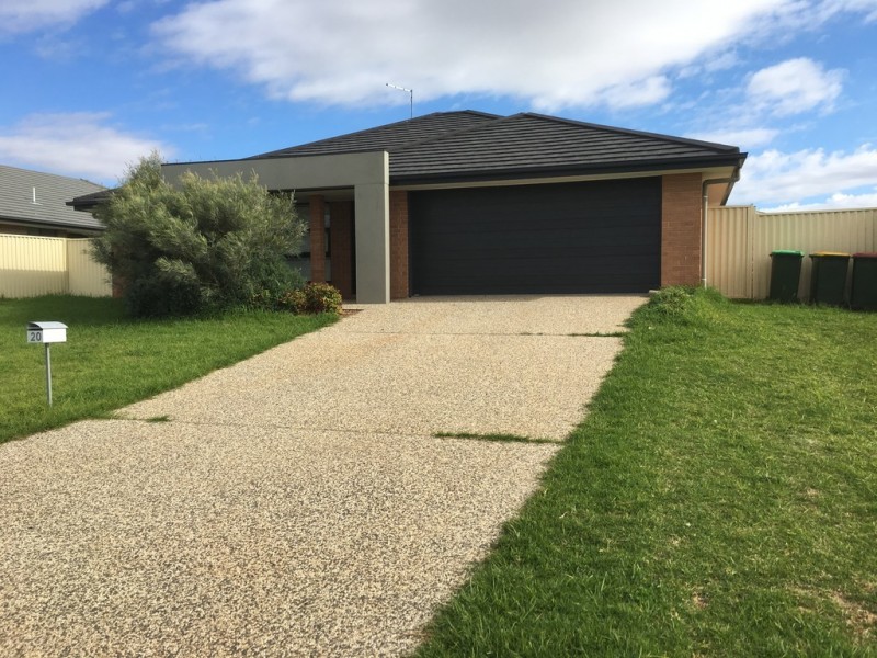 20 Blaxland Street, Parkes NSW 2870