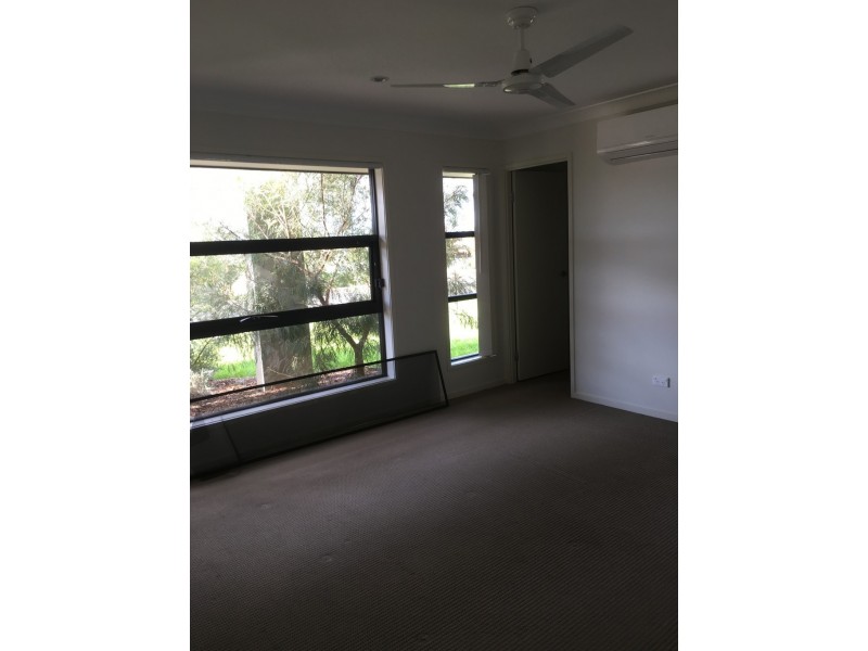 20 Blaxland Street, Parkes NSW 2870