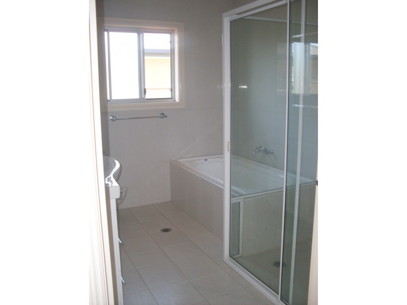 40 Best Street, Parkes NSW 2870