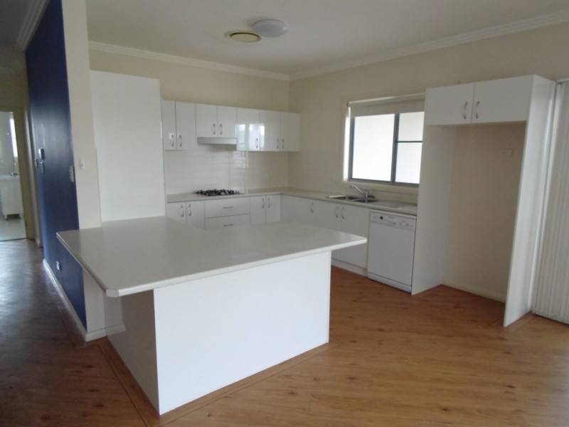 9 Koala Place, Parkes NSW 2870