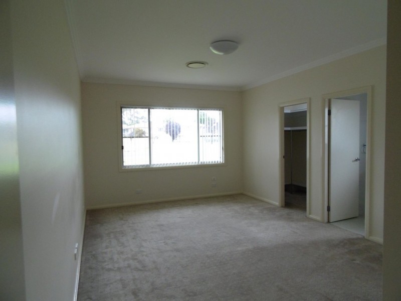 9 Koala Place, Parkes NSW 2870