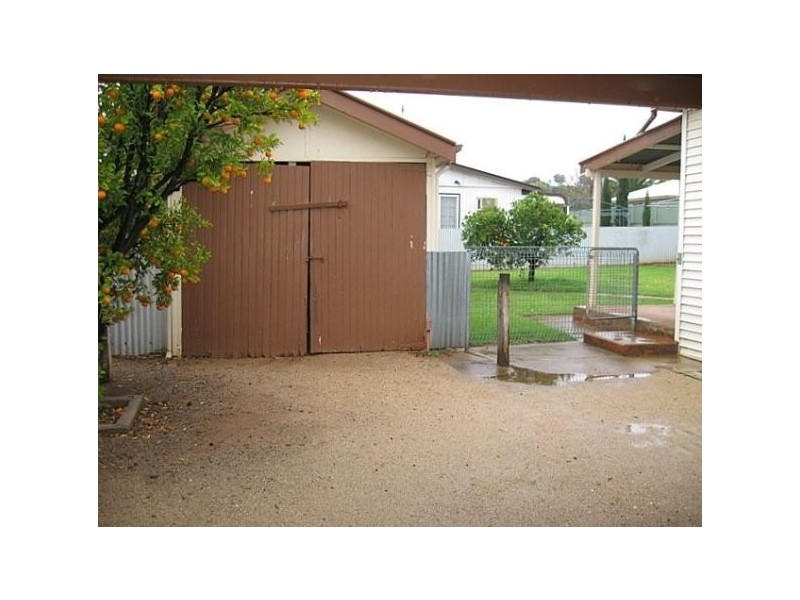 28 Thornbury St, Parkes NSW 2870