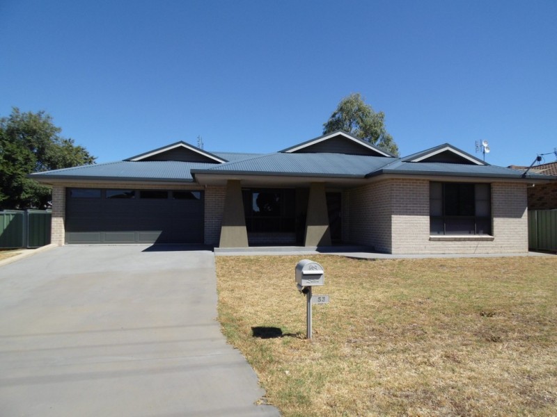53 Medlyn Street, Parkes NSW 2870