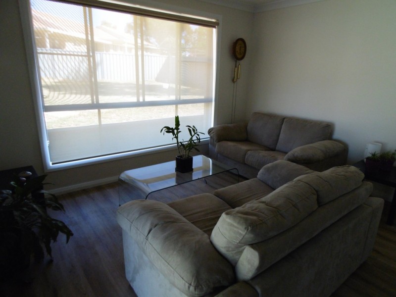 53 Medlyn Street, Parkes NSW 2870