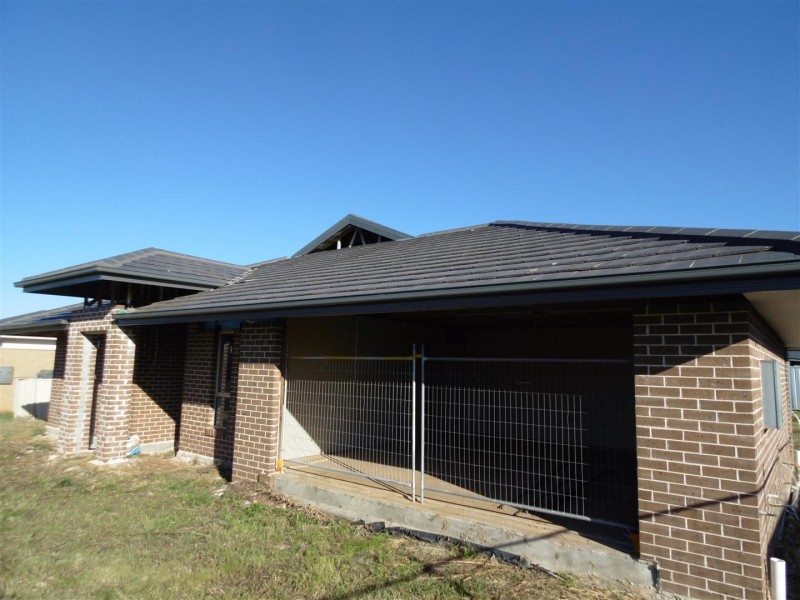 17 Angeleish Avenue, Parkes NSW 2870
