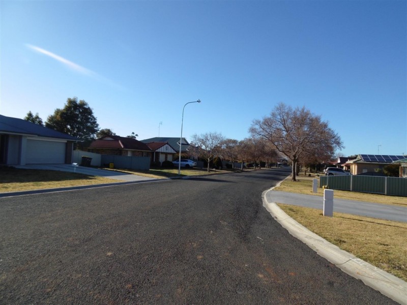 17 Angeleish Avenue, Parkes NSW 2870