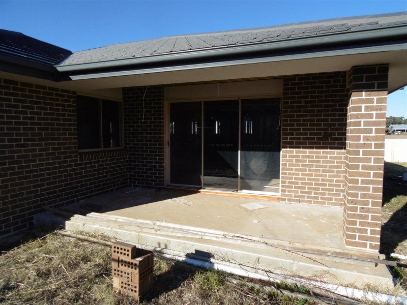 17 Angeleish Avenue, Parkes NSW 2870
