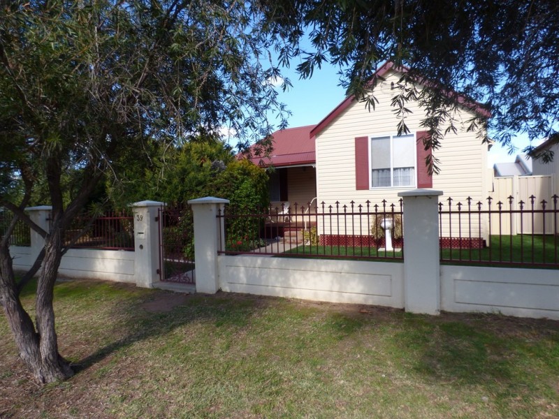 39 Bandon Street, Forbes NSW 2871