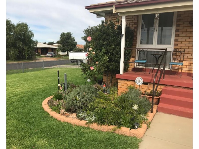 7 Best Street, Parkes NSW 2870