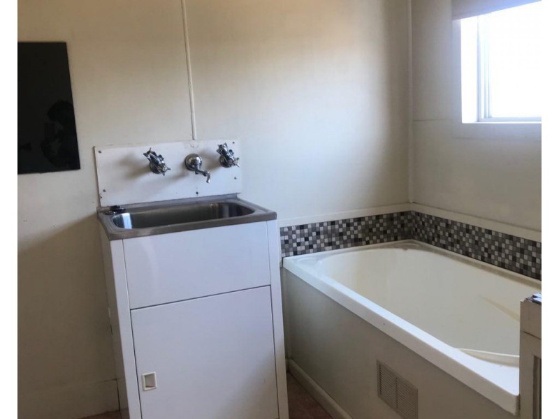 23 Victoria Street, Parkes NSW 2870