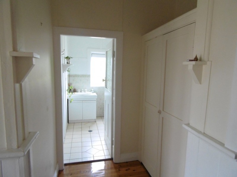 18 Wentworth St, Parkes NSW 2870