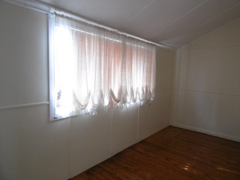 18 Wentworth St, Parkes NSW 2870