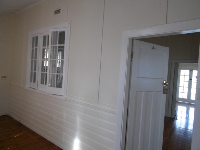 18 Wentworth St, Parkes NSW 2870