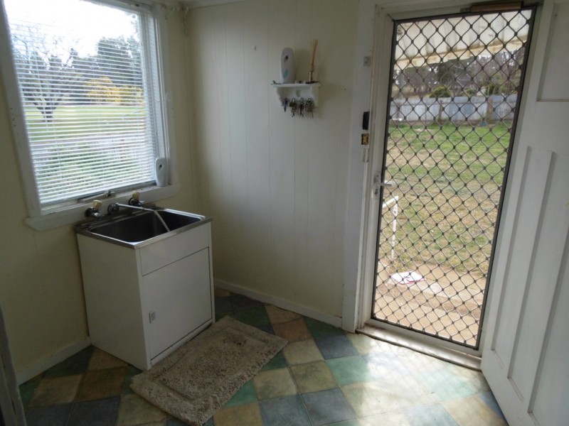 18 Wentworth St, Parkes NSW 2870