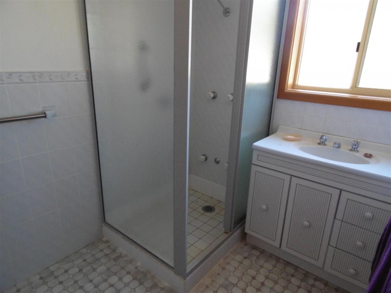 12 Werona Place, Parkes NSW 2870