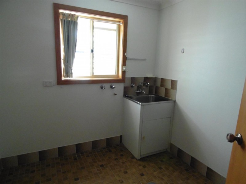 12 Werona Place, Parkes NSW 2870