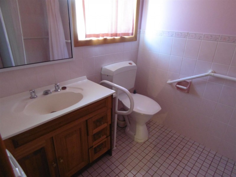 12 Werona Place, Parkes NSW 2870