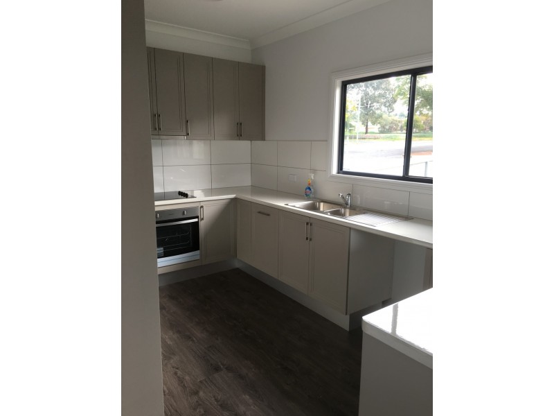 15 East Street, Parkes NSW 2870