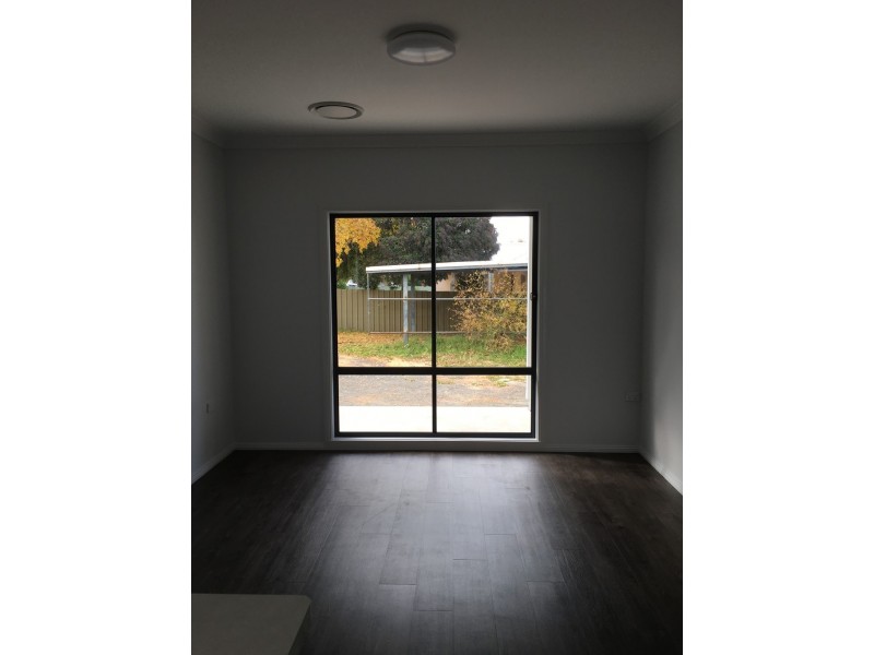 15 East Street, Parkes NSW 2870