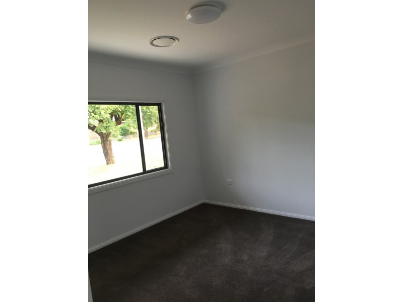 15 East Street, Parkes NSW 2870