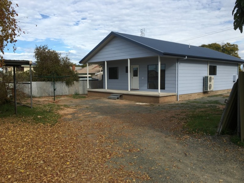 15 East Street, Parkes NSW 2870