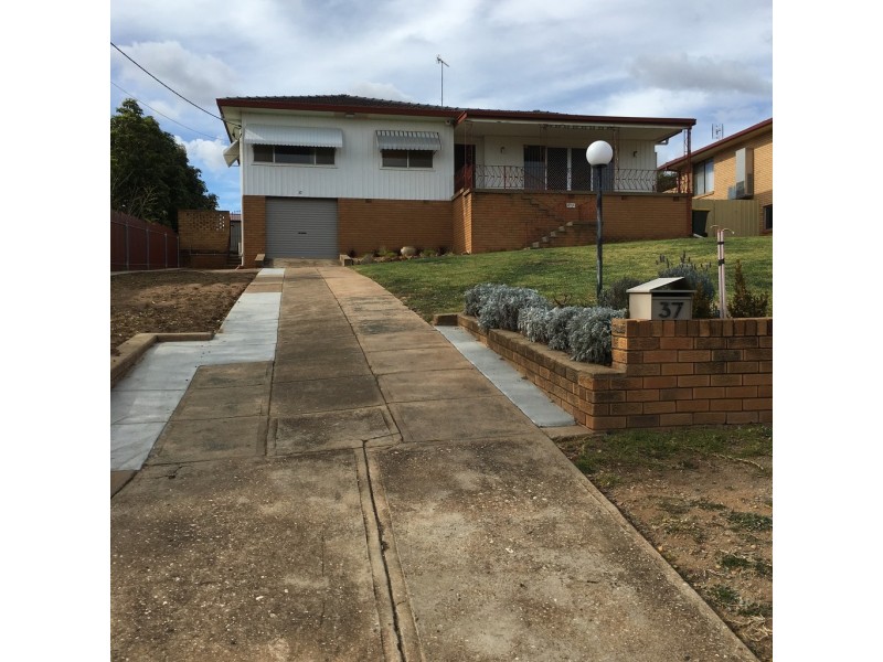 37 High Street, Parkes NSW 2870