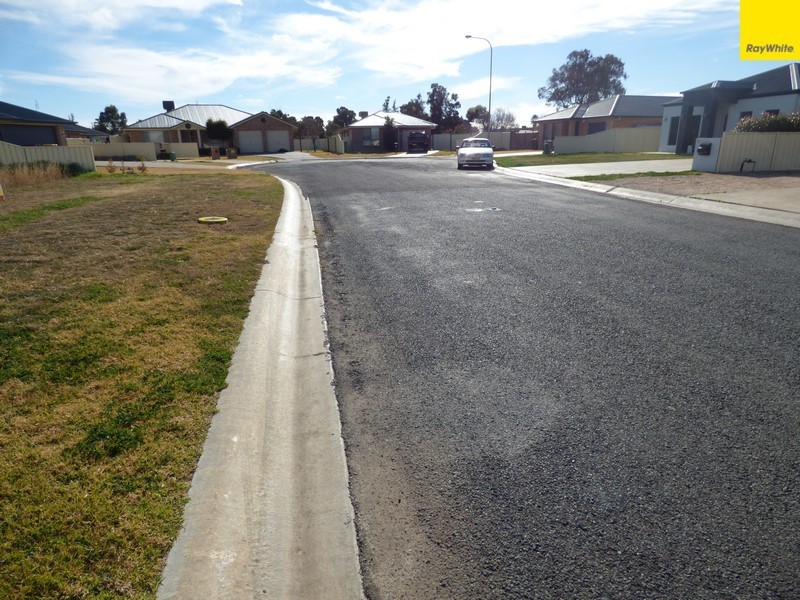 7 Dunstan Close, Forbes NSW 2871