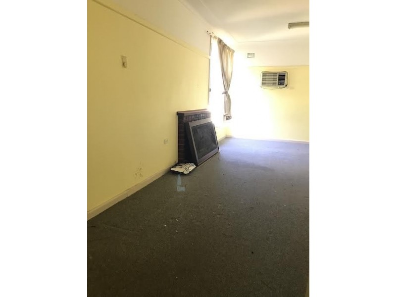 10 Charles Rigg Avenue, Parkes NSW 2870