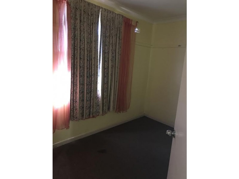 10 Charles Rigg Avenue, Parkes NSW 2870
