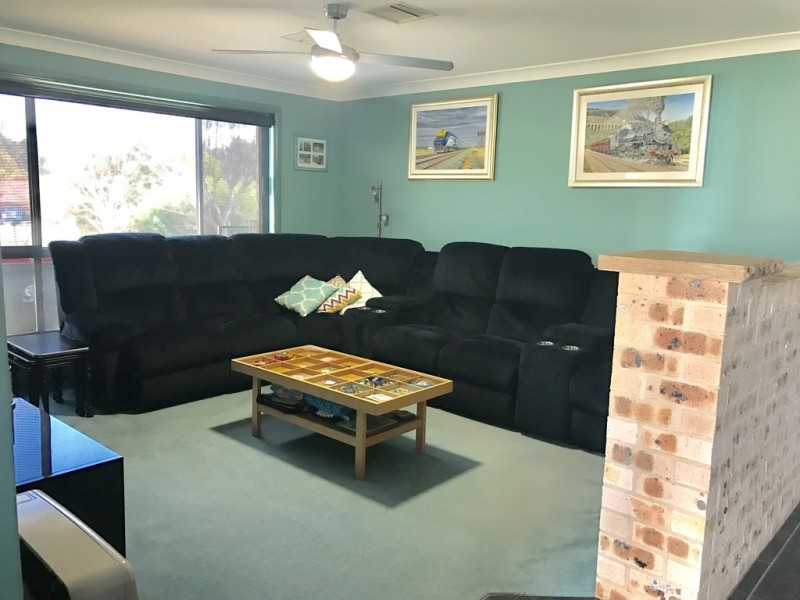 35-37 Glenburnie Cl, Parkes NSW 2870