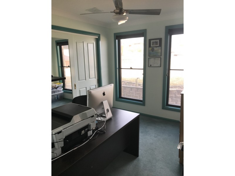 35-37 Glenburnie Cl, Parkes NSW 2870