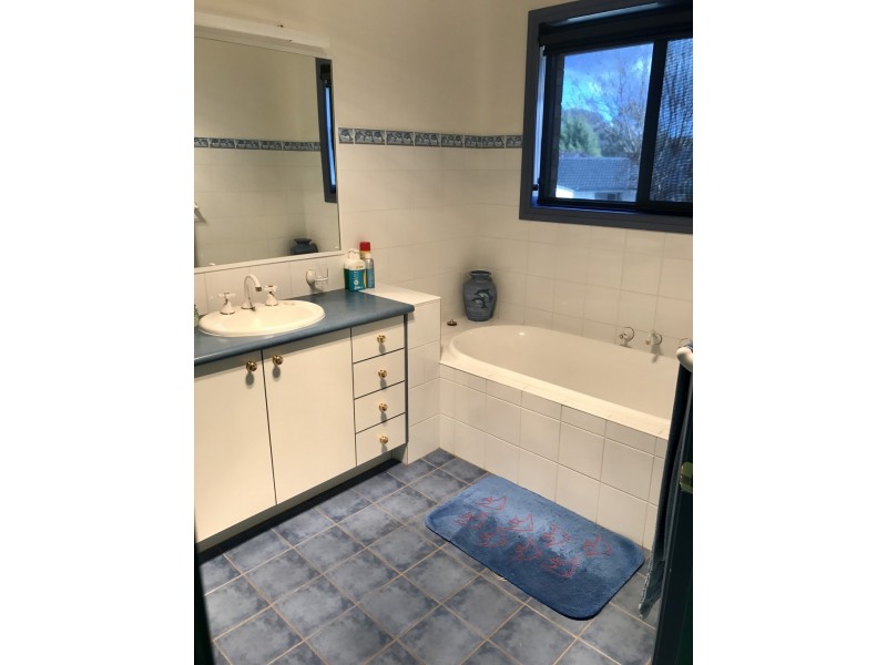 35-37 Glenburnie Cl, Parkes NSW 2870