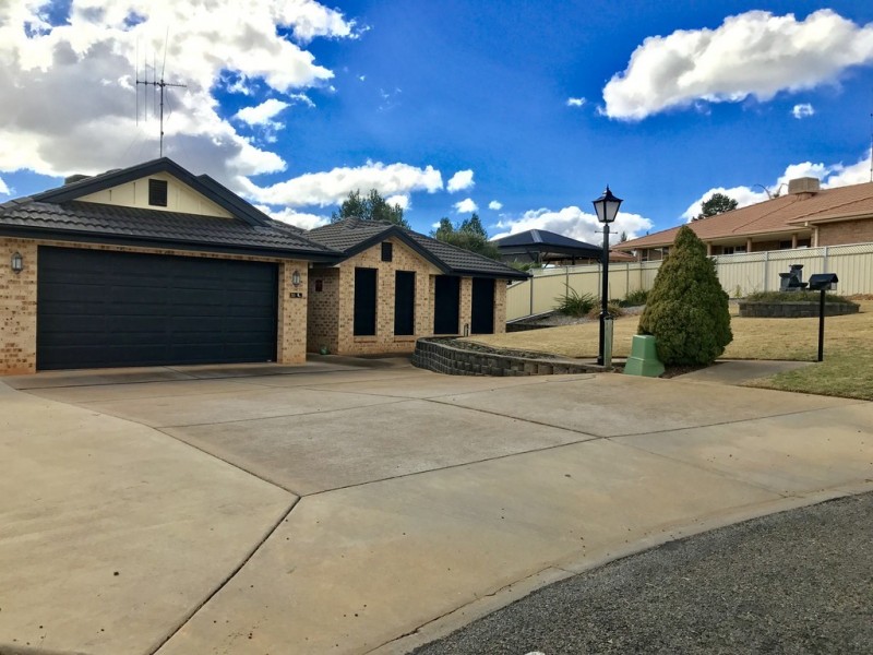 35-37 Glenburnie Cl, Parkes NSW 2870