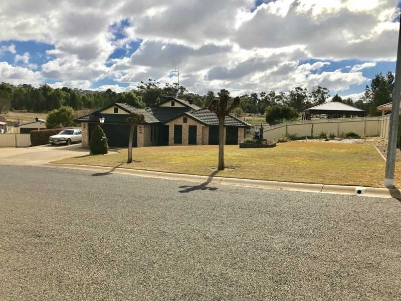 35-37 Glenburnie Cl, Parkes NSW 2870