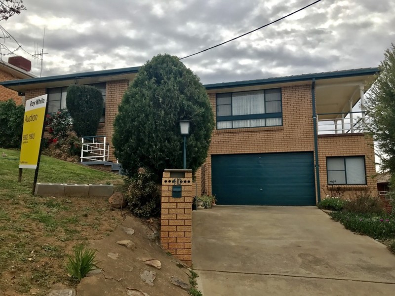 40 Barton St, Parkes NSW 2870