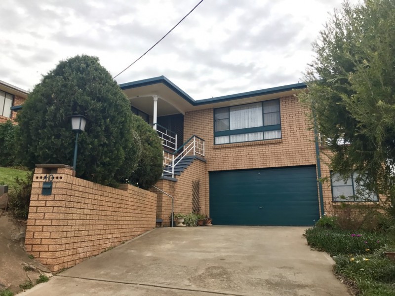 40 Barton St, Parkes NSW 2870