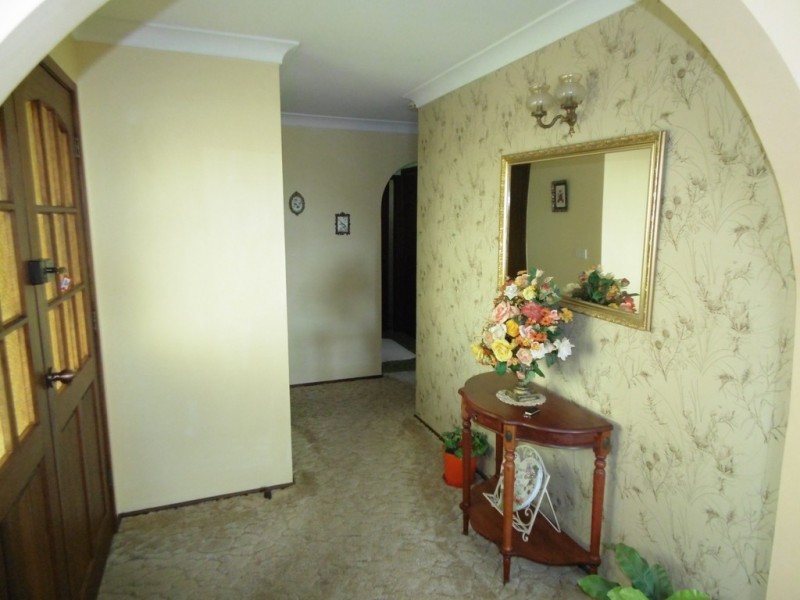 40 Barton St, Parkes NSW 2870