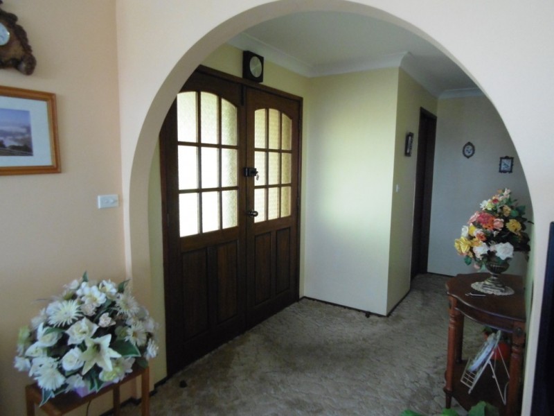 40 Barton St, Parkes NSW 2870