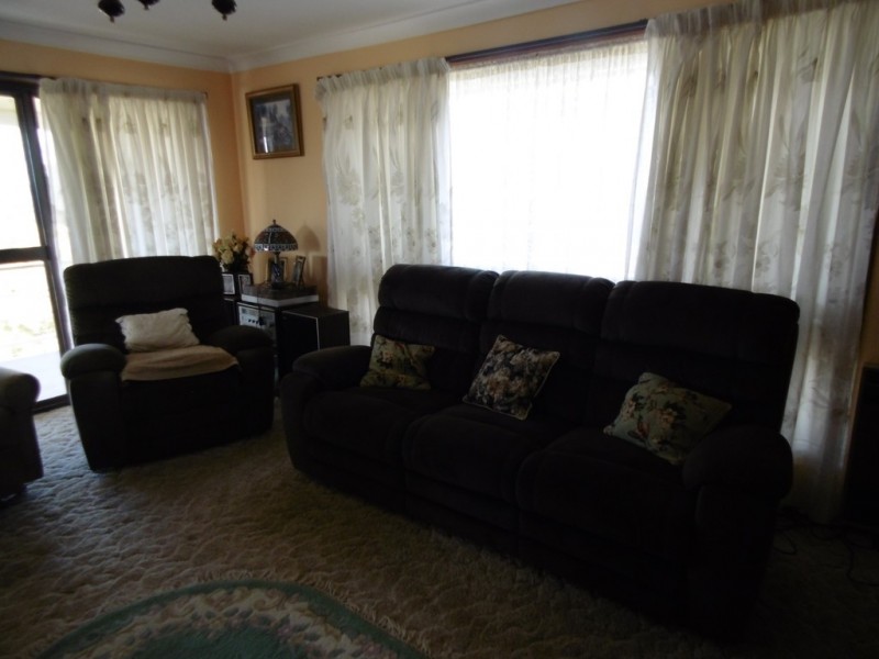 40 Barton St, Parkes NSW 2870