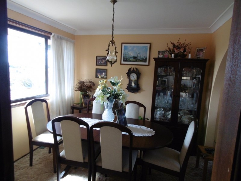 40 Barton St, Parkes NSW 2870