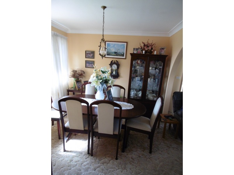 40 Barton St, Parkes NSW 2870