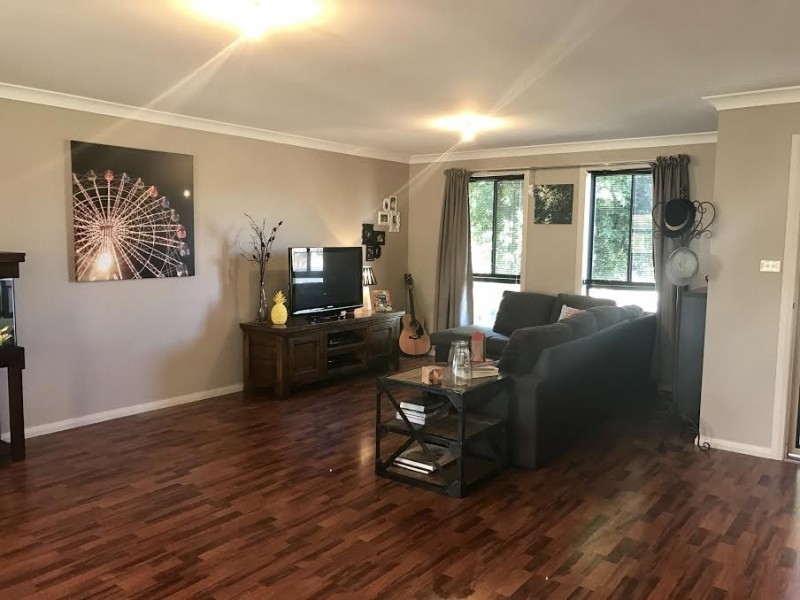 14 George Field Drive, Parkes NSW 2870