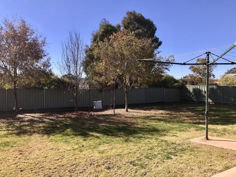 14 George Field Drive, Parkes NSW 2870