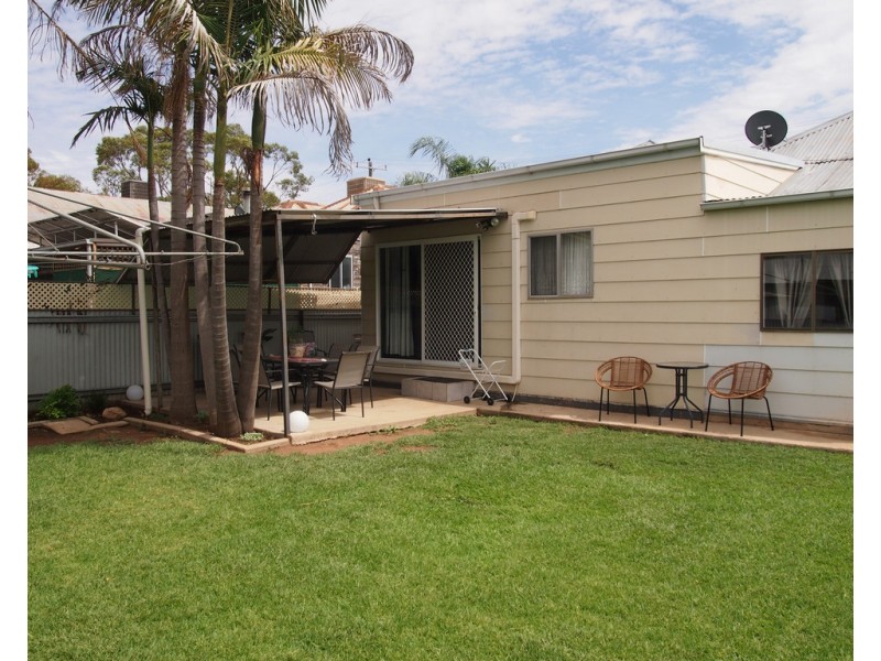 20 Orange Street, Condobolin NSW 2877